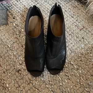 nine west peep toe wedge bootie